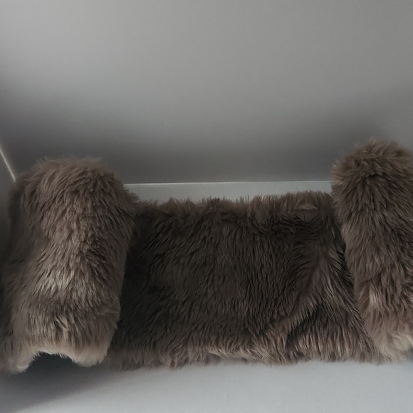 Knitted and Faux Fur Snood - Picture 6 of 12